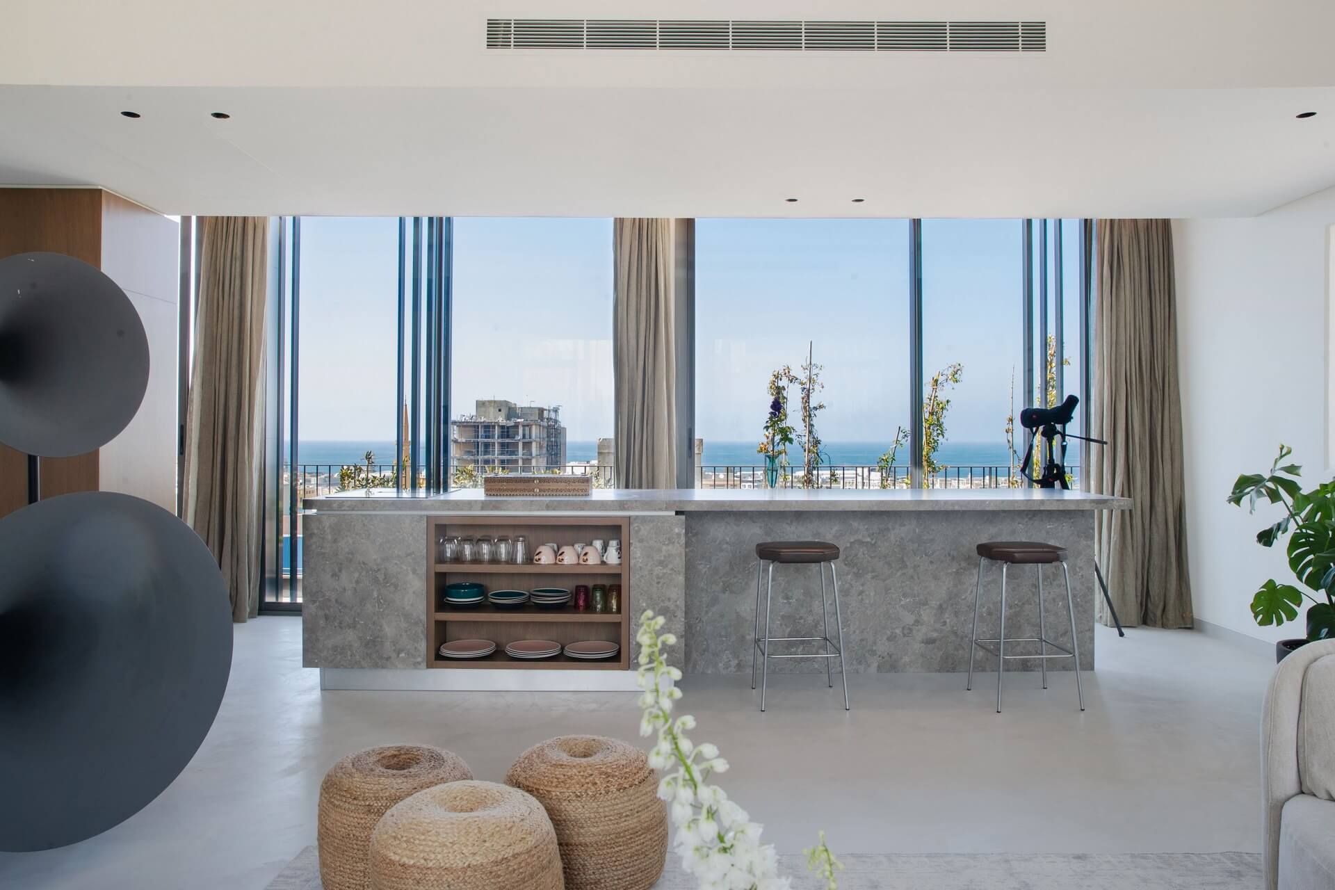 Curating spaces that feel likehome from the very first step.